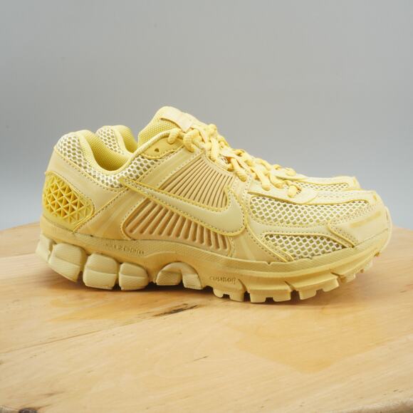 Nike Vomero 5 Womens Size 6.5 Shoes 'Saturn Gold' Athletic Running Sneakers NEW - Picture 1 of 9